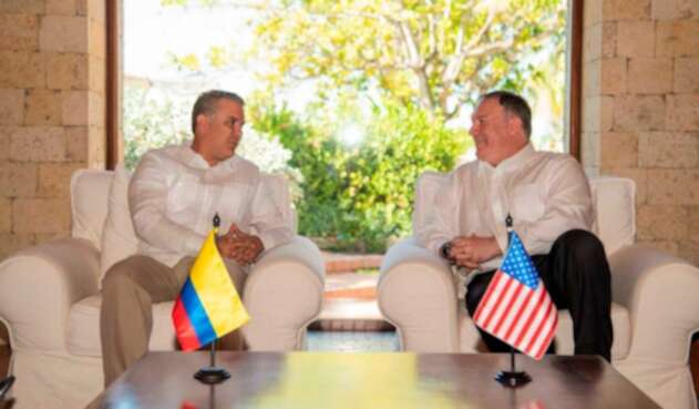 Iván Duque junto a Mike Pompeo en Cartagena