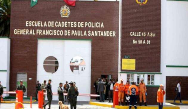 Escuela de Cadetes Santander En la Escuela de Cadetes Francisco de Paula Santander se perpetró el ataque terrorista que ya deja más de 50 personas heridas.