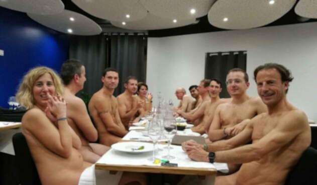 No le fue bien el restaurante nudista de París.