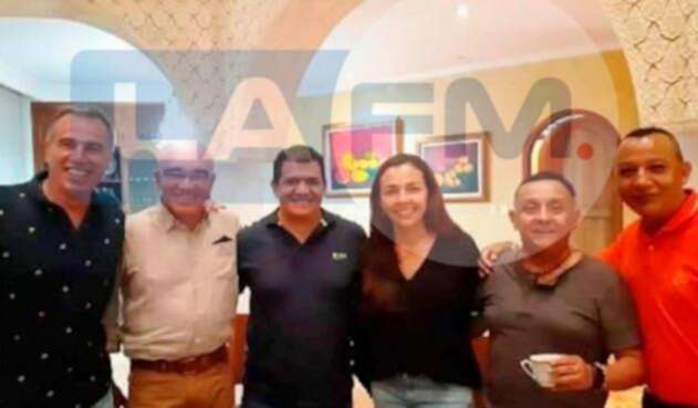 Habib Merheg (izq), en reunión con varios políticos en Colombia. Habib Merheg, en reunión con varios políticos en Colombia