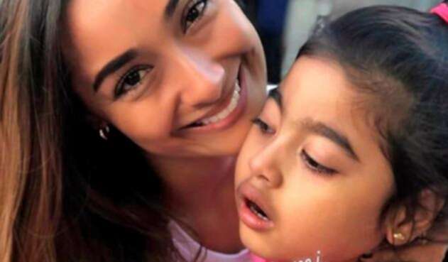 Con una fotografía, Alexandra Gómez envió un conmovedor mensaje a su hija Julieta.
