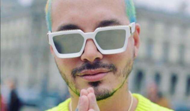 El cantante urbano se defendió de los fuertes comentarios de un usuario que le discutió por, supuestamente, no preocuparse por el país y si por Venezuela.