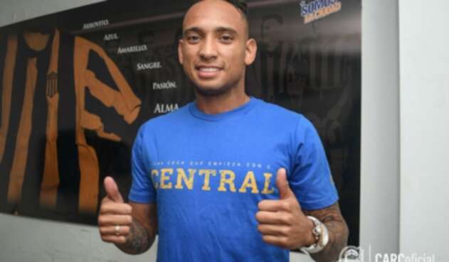 Jarlan Barrera presentado con Rosario Central