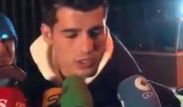 Álvaro Morata abordado por la prensa de Madrid Álvaro Morata abordado por la prensa de Madrid