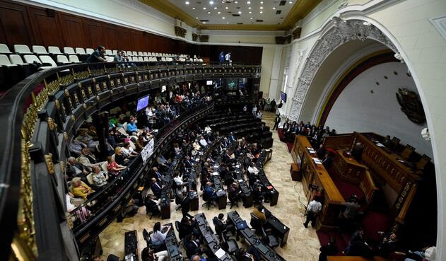 Asamblea Nacional de Venezuela Apenas la oposición asumió su control en enero de 2016, la Asamblea Nacional de Venezuela fue declarada en desacato y sus decisiones nulas por el Tribunal Supremo de Justicia (TSJ).