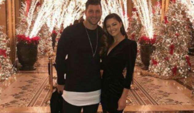 Tim Tebow y Demi-Leigh Nel-Peters se comprometieron