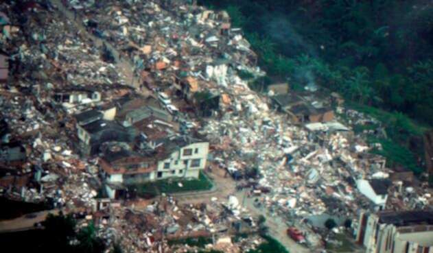 Armenia, en el marco del terremoto del 25 de enero de 1999 Armenia, en el marco del terremoto del 25 de enero de 1999