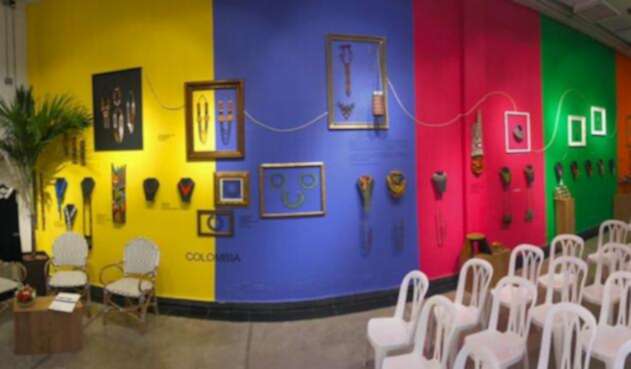 Esta exposición demuestra cómo las chaquiras ayudan a resaltar partes del cuerpo en las comunidades étnicas.