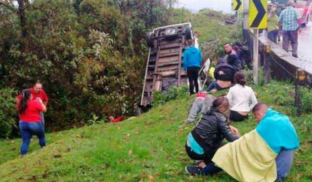 Accidente en vía La Linea deja cuatro muertos Accidente en vía La Linea deja cuatro muertos