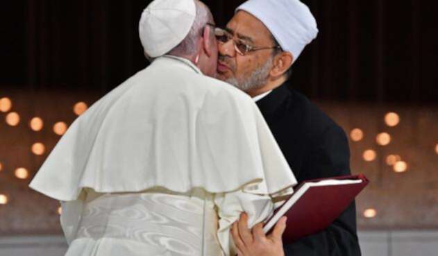 El papa Francisco y el gran imán de Al Azhar, Ahmed al Tayeb, en Abu Dabi