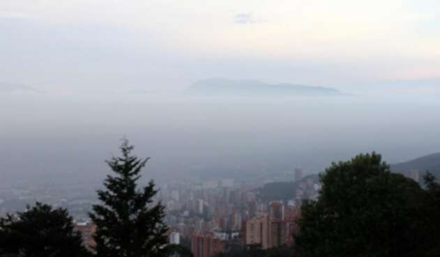 En Medellín han sido implosionados tres edificios. Calidad del aire en Medellín es dañino para poblaciones sensibles, según el reporte del Sistema de Alertas Tempranas, Siata.