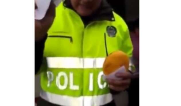 No cesa la polémica por multas a compras en la calle. No cesa la polémica por multas a compras en la calle.