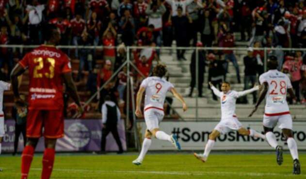 América de Cali celebrando su triunfo a domicilio ante Rionegro Águilas