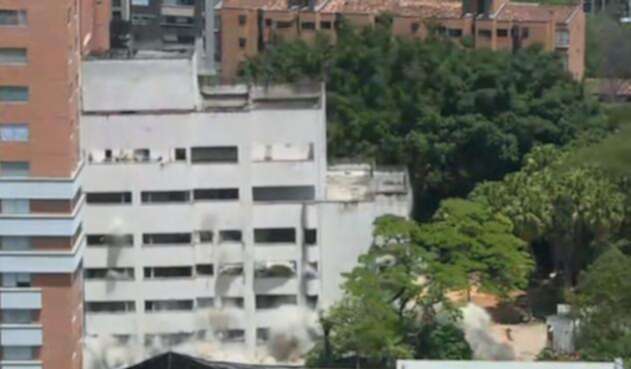 Así fue la caída del edificio Mónaco, fortín de Pablo Escobar. Así fue la caída del edificio Mónaco, fortín de Pablo Escobar.