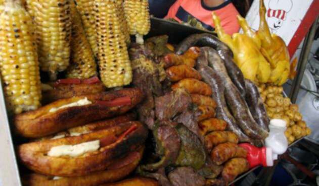 La oferta de alimentos procesados, altos en carbohidratos y grasas malas y aumento de dulce, así como una vida sedentaria pueden propiciar el desarrollo de obesidad.