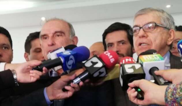 César Gaviria y Humberto de la Calle, en la JEP