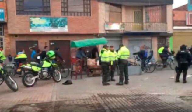 Vendedores ambulantes de Kennedy fueron desalojados Vendedores ambulantes de Kennedy fueron desalojados