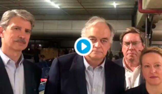 José Ignacio Salafranca (primero a la izquierda), eurodiputado expulsado de Venezuela. junto a sus compañeros