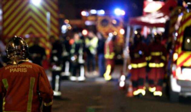 Bomberos atienden incendio en Paris