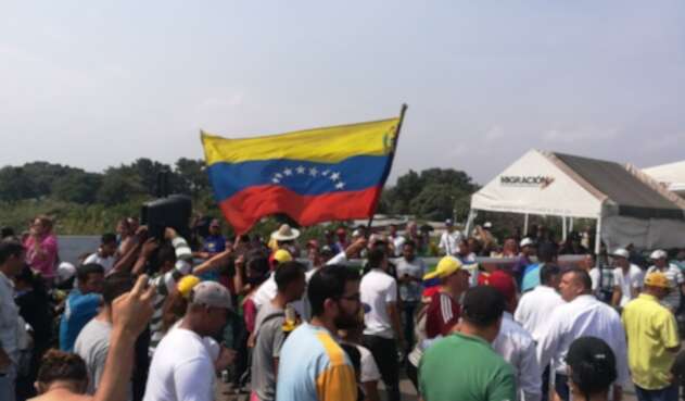 Venezolanos en Cúcuta piden la salida de Nicolás Maduro del poder