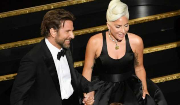 Los rumores de un posible romance han comenzado a tomar fuerza en los medios y los fans de ambos artistas.