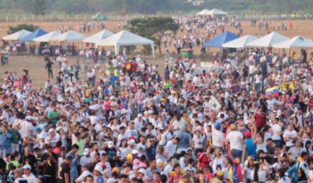 Miles de personas se reúnen en Cúcuta para asistir al Venezuela Aid Live