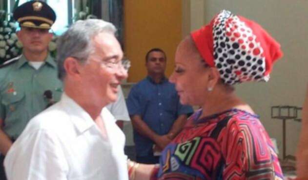 Piedad Córdoba y Álvaro Uribe