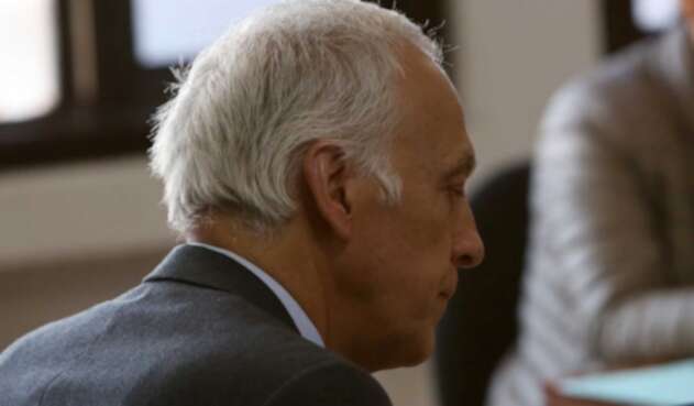 El juez 11 de conocimiento emitió sentido de fallo condenatorio contra el exmandatario por ser la cabeza de una “red criminal”.