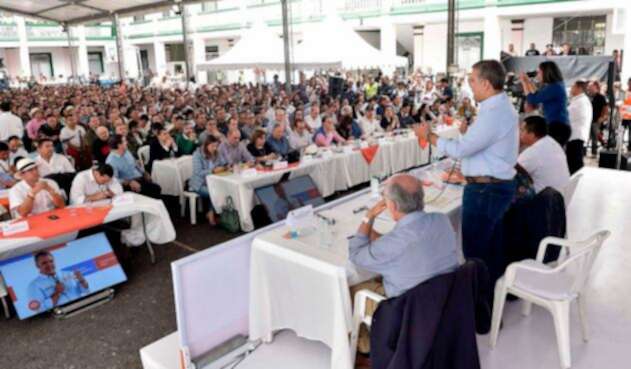 Iván Duque, en taller construyendo país en Manizales