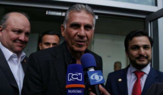 Carlos Queiroz en su llegada a Colombia antes de ser anunciado como técnico de la Selección.