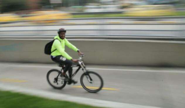 Taxis y ciclistas, en el día sin carro y sin moto en Bogotá