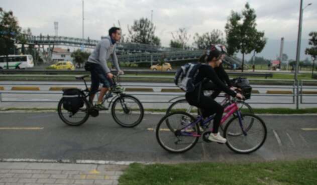 La bicicleta, uno de los principales medios de transportes en el día sin carro
