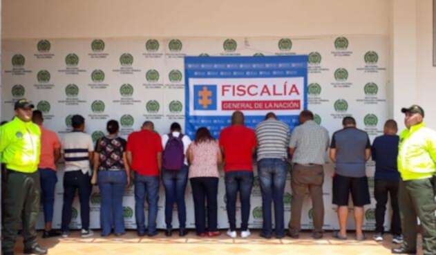 En total fueron 12 capturados; tres médicos especialistas y nueve ex policías que defraudaban los recursos de Caja de Sueldos de Retiro de la Policía Nacional.