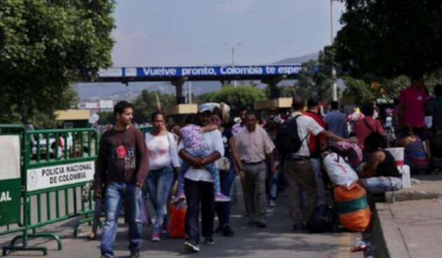 Así es el paso de la frontera entre Colombia y Venezuela