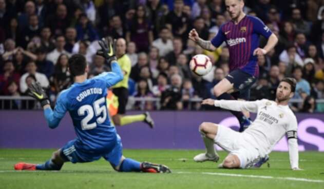 Barcelona derrotó 1-0 al Real en su casa. Barcelona derrotó 1-0 al Real en su casa.