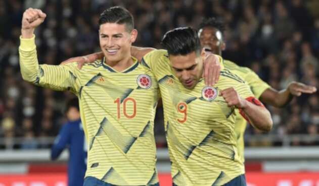 James Rodríguez y Radamel Falcao García celebran tras el triunfo ante Japón, en el Nissan Stadium de Yokohama James Rodríguez y Radamel Falcao García celebran tras el triunfo ante Japón, en el Nissan Stadium de Yokohama