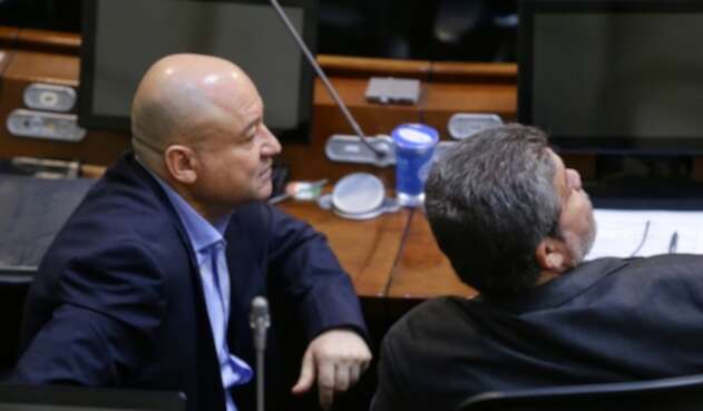 El senador Carlos Lozada en el Congreso