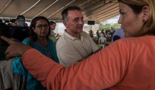 Enrique Santiago, asesor jurídico de las Farc, en Llanos del Yarí (Caquetá)