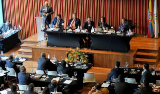 Asamblea Ordinaria de la Dimayor, la Difútbol y la Federación Colombiana de Fútbol. Asamblea Ordinaria de la Dimayor, la Difútbol y la Federación Colombiana de Fútbol.