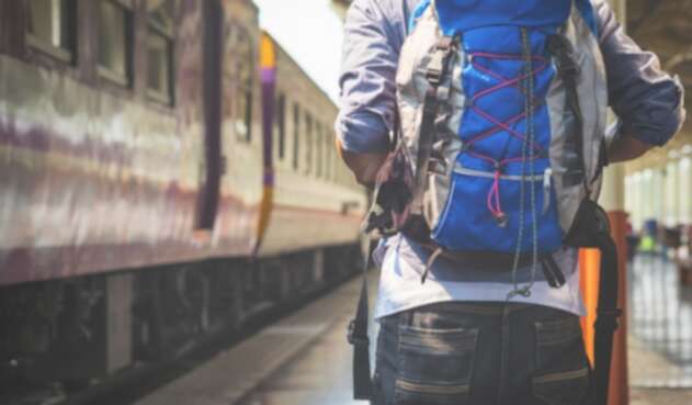 Un joven 'mochilero' de viaje