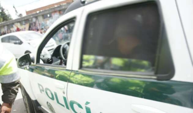 Policía