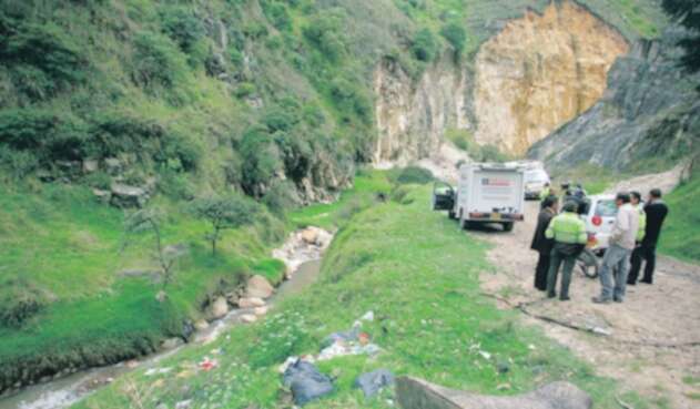 Desbordamiento de quebrada deja un muerto Desbordamiento de quebrada deja un muerto