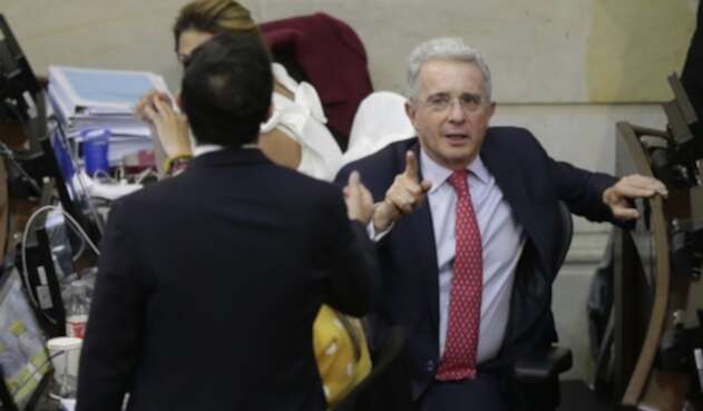 URIBE EN EL SENADO