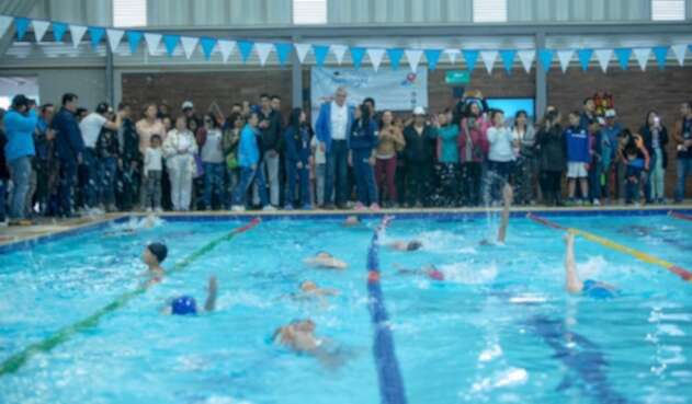 Piscina pública en la localidad de Bosa