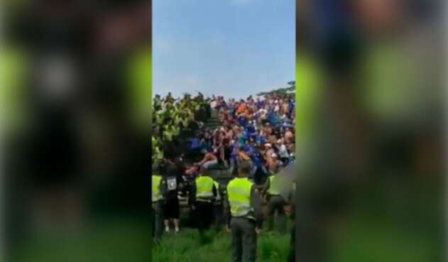 Gresca entre hinchas de Millonarios y policía