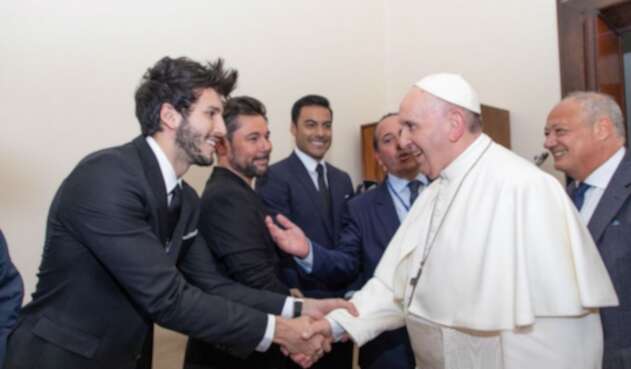 Sebastián Yatra y el Papa Francisco Sebastián Yatra y el Papa Francisco