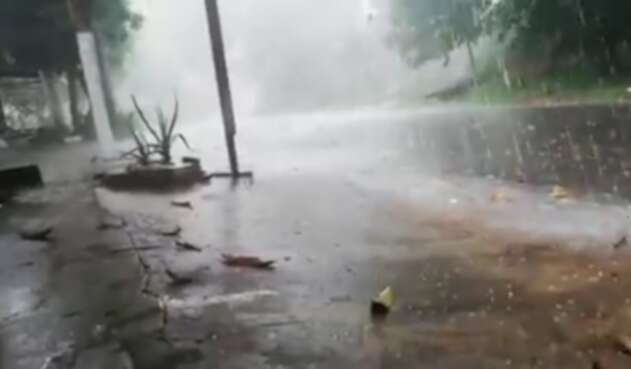 Rionegro y Piedecuesta también sufrieron con tormentas eléctricas.