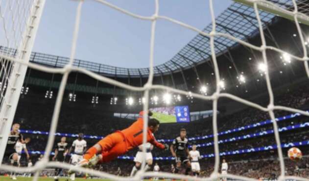 Ajax, con un pie en la final. Ajax, con un pie en la final.
