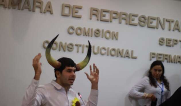 Fabian Díaz, ponente del proyecto de ley que busca la prohibición de las corridas de toros en Colombia Fabian Díaz, ponente del proyecto de ley que busca la prohibición de las corridas de toros en Colombia