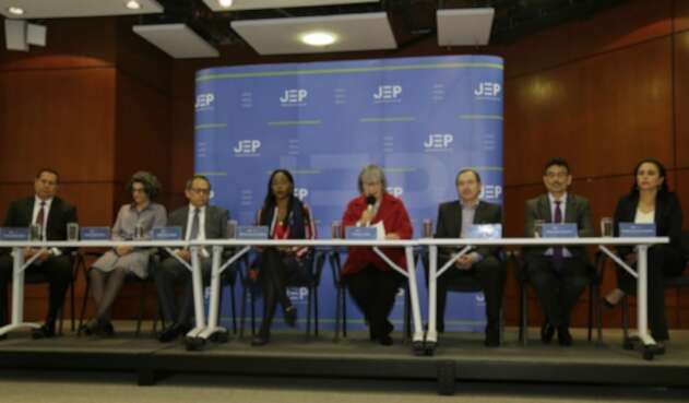 Magistrados de la JEP en rueda de prensa. Magistrados de la JEP en rueda de prensa.